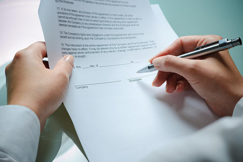 derGener-que-bs-ofce-un-contrato-por-tiempo-y-material